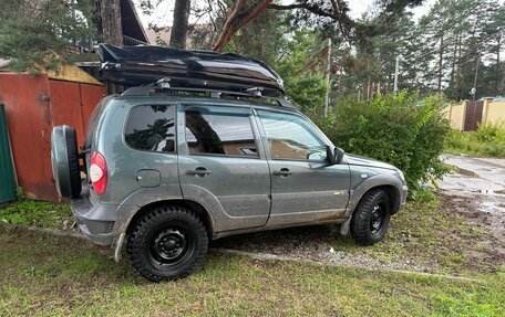 Chevrolet Niva I рестайлинг, 2017 год, 840 000 рублей, 6 фотография