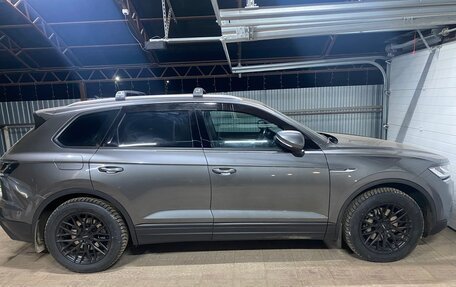 Volkswagen Touareg III, 2018 год, 4 375 000 рублей, 2 фотография