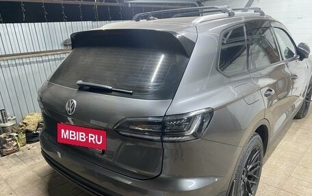 Volkswagen Touareg III, 2018 год, 4 375 000 рублей, 3 фотография