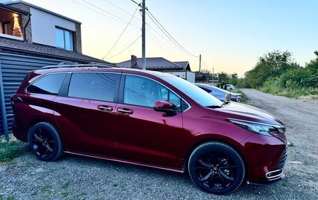 Toyota Sienna, 2021 год, 4 990 000 рублей, 2 фотография