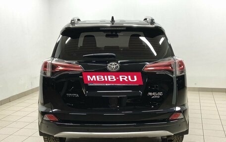 Toyota RAV4, 2017 год, 2 990 000 рублей, 5 фотография