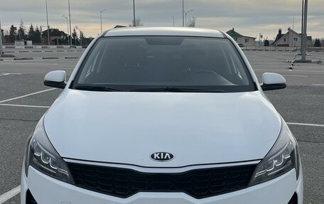 KIA Rio IV, 2020 год, 2 000 000 рублей, 3 фотография