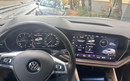 Volkswagen Touareg III, 2018 год, 4 950 000 рублей, 9 фотография