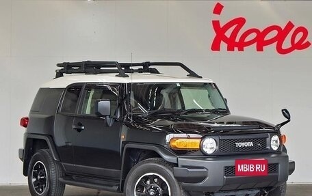 Toyota FJ Cruiser, 2018 год, 3 800 000 рублей, 2 фотография