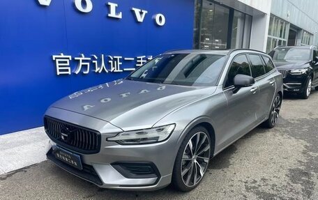 Volvo V60 II, 2020 год, 3 345 000 рублей, 7 фотография