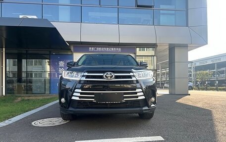 Toyota Highlander III, 2021 год, 3 290 000 рублей, 2 фотография