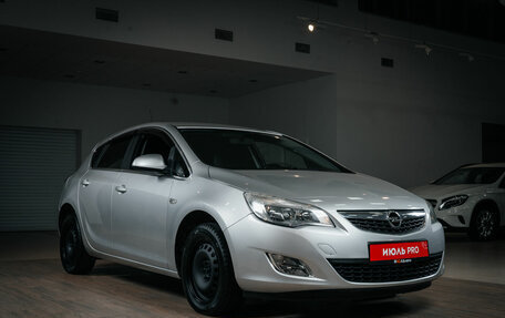 Opel Astra J, 2011 год, 990 000 рублей, 8 фотография