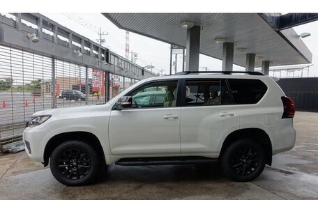 Toyota Land Cruiser Prado 150 рестайлинг 2, 2021 год, 3 030 000 рублей, 4 фотография