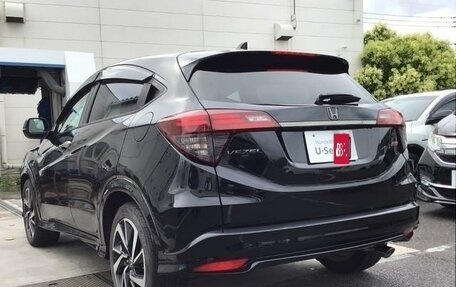 Honda Vezel, 2021 год, 1 400 000 рублей, 4 фотография