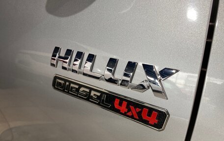 Toyota Hilux VIII, 2021 год, 5 935 000 рублей, 6 фотография