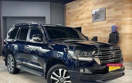 Toyota Land Cruiser 200, 2018 год, 7 800 000 рублей, 4 фотография