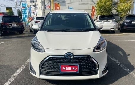 Toyota Sienta II, 2021 год, 1 030 000 рублей, 2 фотография