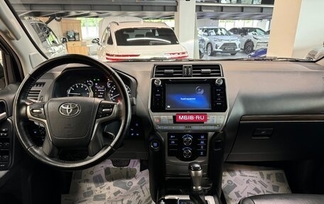 Toyota Land Cruiser Prado 150 рестайлинг 2, 2018 год, 6 200 000 рублей, 13 фотография