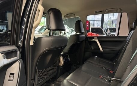 Toyota Land Cruiser Prado 150 рестайлинг 2, 2018 год, 6 200 000 рублей, 10 фотография