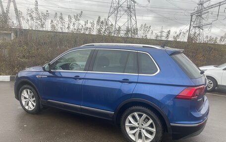 Volkswagen Tiguan II, 2018 год, 2 300 000 рублей, 3 фотография