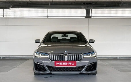 BMW 5 серия, 2022 год, 5 970 000 рублей, 2 фотография