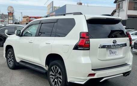 Toyota Land Cruiser Prado 150 рестайлинг 2, 2021 год, 3 695 000 рублей, 7 фотография