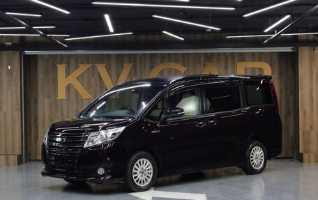 Toyota Noah III, 2014 год, 2 039 000 рублей, 1 фотография