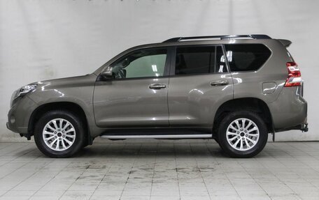 Toyota Land Cruiser Prado 150 рестайлинг 2, 2016 год, 4 400 000 рублей, 8 фотография