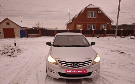 Hyundai Solaris II рестайлинг, 2015 год, 1 100 000 рублей, 2 фотография