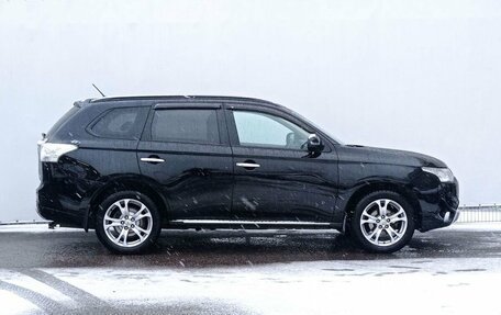 Mitsubishi Outlander III рестайлинг 3, 2013 год, 1 480 000 рублей, 4 фотография