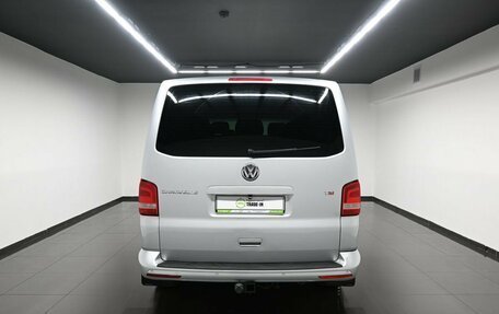 Volkswagen Caravelle T5, 2012 год, 2 095 000 рублей, 4 фотография