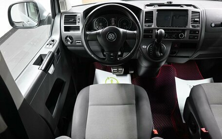 Volkswagen Caravelle T5, 2012 год, 2 095 000 рублей, 12 фотография