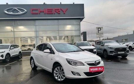 Opel Astra J, 2011 год, 817 000 рублей, 3 фотография