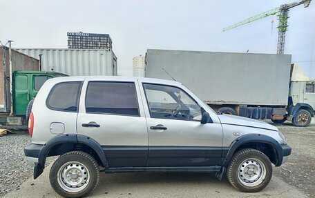 Chevrolet Niva I рестайлинг, 2004 год, 385 000 рублей, 6 фотография