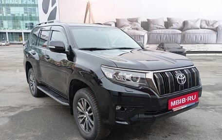 Toyota Land Cruiser Prado 150 рестайлинг 2, 2021 год, 7 500 000 рублей, 3 фотография