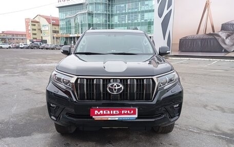 Toyota Land Cruiser Prado 150 рестайлинг 2, 2021 год, 7 500 000 рублей, 2 фотография