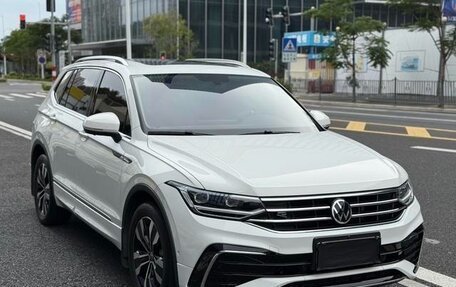 Volkswagen Tiguan II, 2022 год, 3 270 000 рублей, 3 фотография