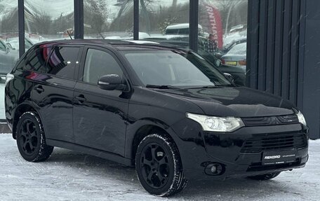 Mitsubishi Outlander III рестайлинг 3, 2012 год, 1 499 000 рублей, 2 фотография