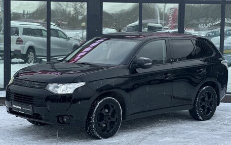 Mitsubishi Outlander III рестайлинг 3, 2012 год, 1 499 000 рублей, 4 фотография