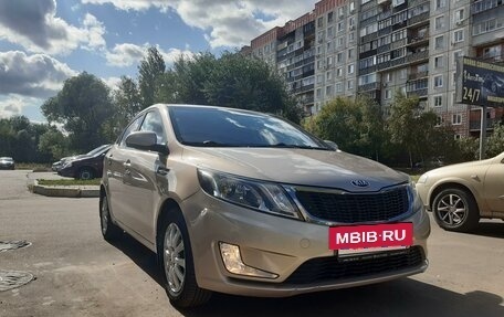 KIA Rio III рестайлинг, 2013 год, 940 000 рублей, 2 фотография