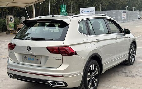 Volkswagen Tiguan II, 2022 год, 4 230 000 рублей, 6 фотография