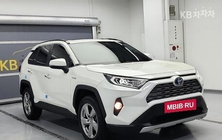 Toyota RAV4, 2021 год, 3 043 241 рублей, 2 фотография