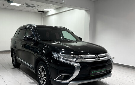 Mitsubishi Outlander III рестайлинг 3, 2015 год, 1 923 000 рублей, 3 фотография