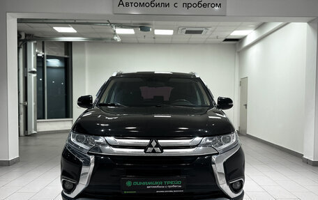 Mitsubishi Outlander III рестайлинг 3, 2015 год, 1 923 000 рублей, 2 фотография