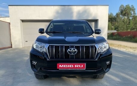 Toyota Land Cruiser Prado 150 рестайлинг 2, 2019 год, 4 550 000 рублей, 2 фотография