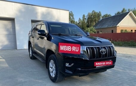 Toyota Land Cruiser Prado 150 рестайлинг 2, 2019 год, 4 550 000 рублей, 3 фотография