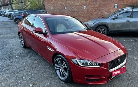 Jaguar XE I рестайлинг, 2017 год, 2 200 000 рублей, 7 фотография