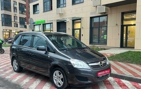 Opel Zafira B, 2011 год, 815 000 рублей, 1 фотография