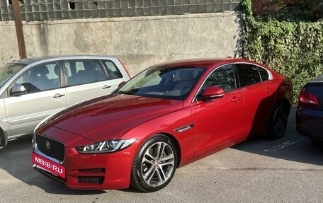 Jaguar XE I рестайлинг, 2017 год, 2 200 000 рублей, 30 фотография