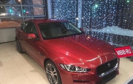 Jaguar XE I рестайлинг, 2017 год, 2 200 000 рублей, 39 фотография