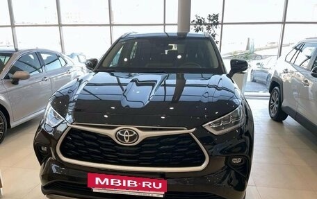 Toyota Highlander, 2024 год, 8 000 000 рублей, 3 фотография