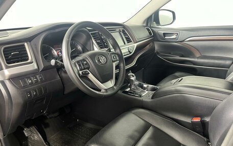 Toyota Highlander III, 2014 год, 3 095 000 рублей, 21 фотография