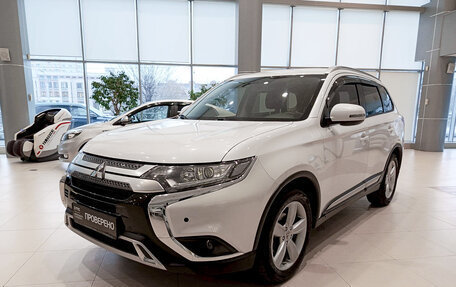 Mitsubishi Outlander III рестайлинг 3, 2019 год, 2 678 000 рублей, 5 фотография