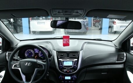 Hyundai Solaris II рестайлинг, 2012 год, 998 000 рублей, 16 фотография