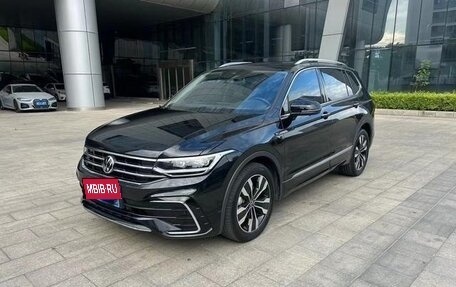 Volkswagen Tiguan II, 2022 год, 3 120 000 рублей, 1 фотография